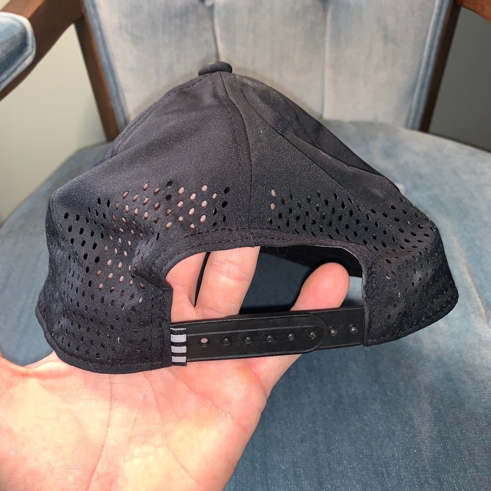 Adidas hat - Picture 2 of 2